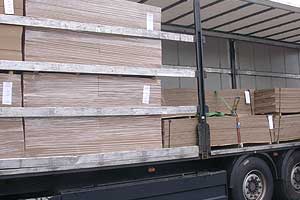 Holzfaserdammplatten in Paketen
